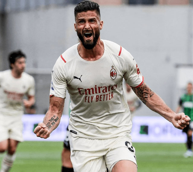 被批把队长袖标扔在地上泄愤，曼德拉戈拉：是队友没接住（被指怒扔队长袖标泄愤，曼德拉戈拉澄清：是传给队友，没接到才落地）