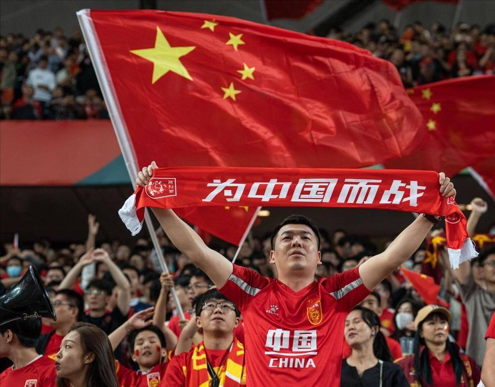 东体：特维斯在申花时训练都由自己决定，波耶特控制不了球队（东体：申花时期特维斯训练由其自定，波耶特难以掌控球队）