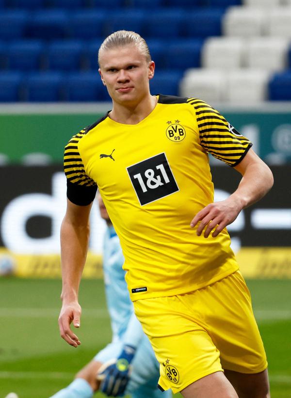 东契奇38+11詹姆斯10分 湖人负太阳7连胜被终结（东契奇砍38+11，詹姆斯仅10分；湖人不敌太阳，七连胜告破）