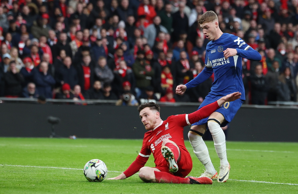 皇马队史第五次西甲主场有两人被罚下，上一次是20年前（皇马时隔20年再现西甲主场两人被罚下，队史第5次）