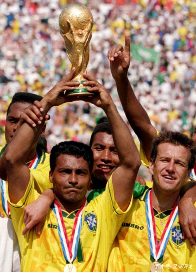 前锋连续两轮破门，全队士气高涨（前锋连场建功，球队士气飙升）