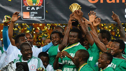 裁判成为焦点（焦点转向裁判）