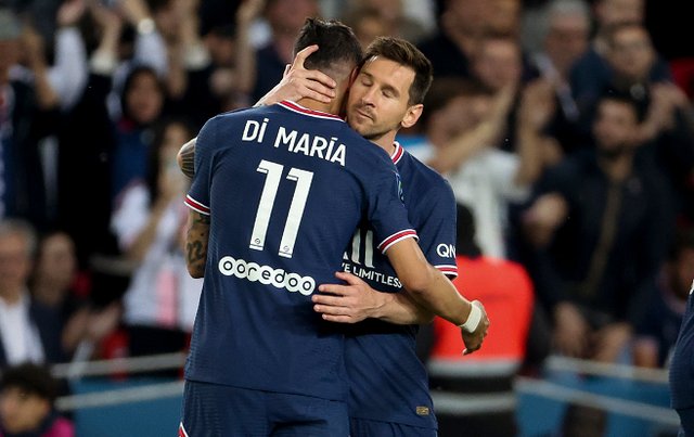 篮球火箭新援表现稳定，逐渐融入体系（火箭新援稳定输出，逐步融入球队体系）