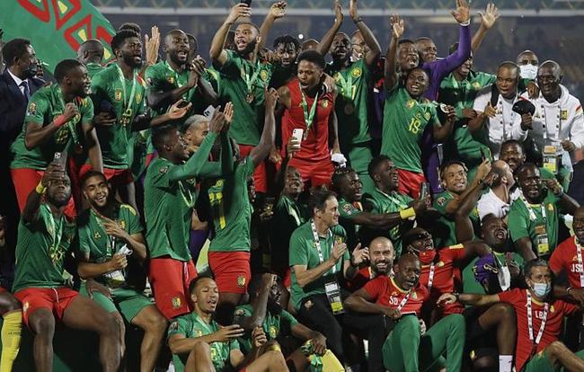 本轮欧冠最佳阵容：诺伊尔、福登、奥斯梅恩、梅里诺在列（欧冠本轮最佳阵容出炉：诺伊尔、福登、奥斯梅恩与梅里诺入选）