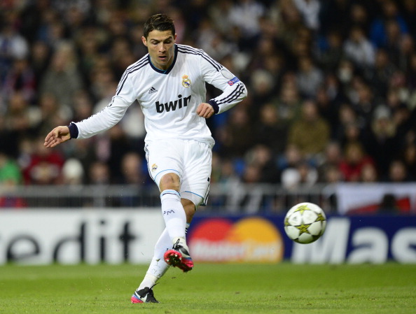 广州队主帅临场调整显功力（广州队主帅现场指挥见真章）