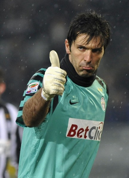 欧冠淘汰赛前瞻：曼城对阵尤文图斯,（曼城对决尤文：欧冠淘汰赛前瞻）