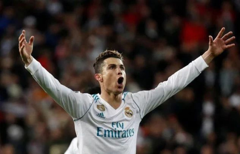 校领导亲自下场应战，他曾也是篮球少年（校领导亲自上场迎战，曾是篮球少年）