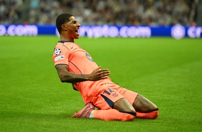 欧联4场不败！贝蒂斯2-0里昂 安东尼精彩挑射破门+近10场6球2助（欧联四战不败！贝蒂斯2-0击败里昂，安东尼挑射破门，近10场斩6球送2助）