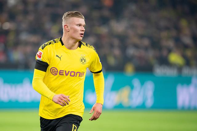 补时阶段绝杀 比赛戏剧性拉满（补时压哨制胜 戏剧性爆棚）